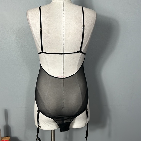 Victoria’s Secret Black Lace Sheer Teddy size small - Picture 2 of 10